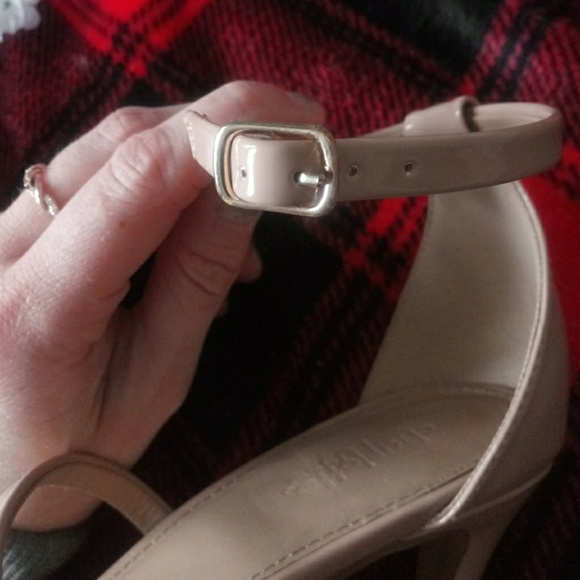 NWT patent faux leather strappy heels - Picture 6 of 8